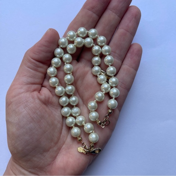 PREMIER DESIGNS Faux Pearl Double Strand Bracelet with Gold Accents Classic - Picture 1 of 6